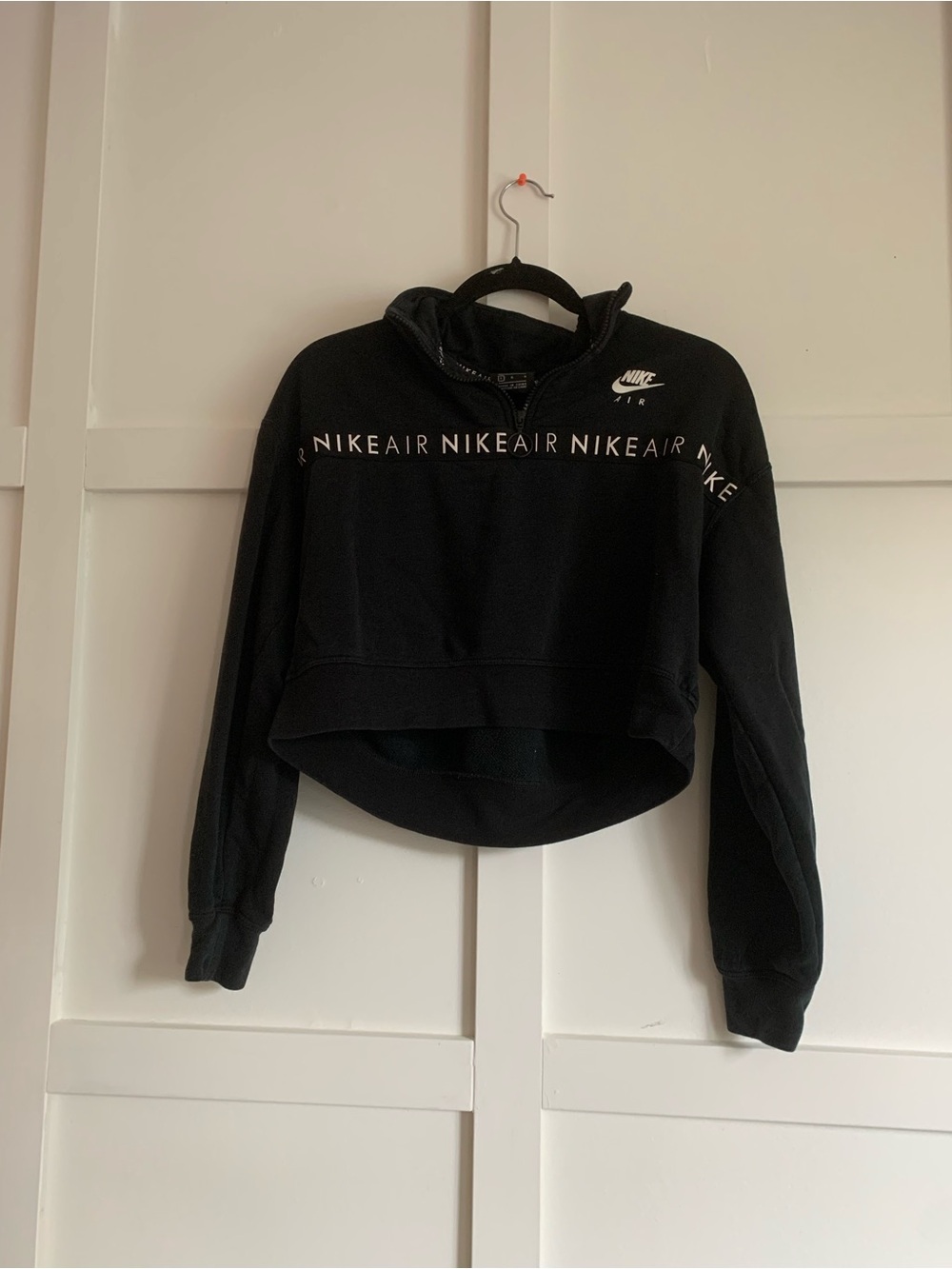 Nike Black Cropped Pullover Hoodie with NIKEAIR Banding